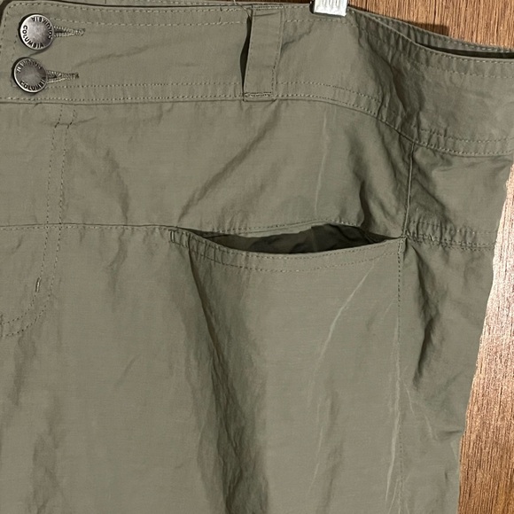Columbia khaki cargo capris - Picture 6 of 11